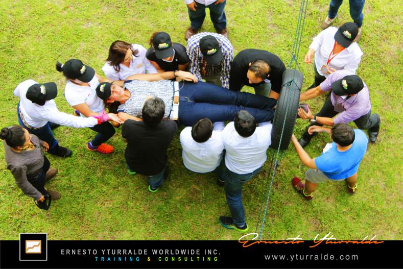 Talleres de Cuerdas y el protocolo del Reto Por Opcin - Challenge By Choice, talleres vivenciales con el respaldo de Ernesto Yturralde Worldwide Inc. (Team Building / Outdoor Training )